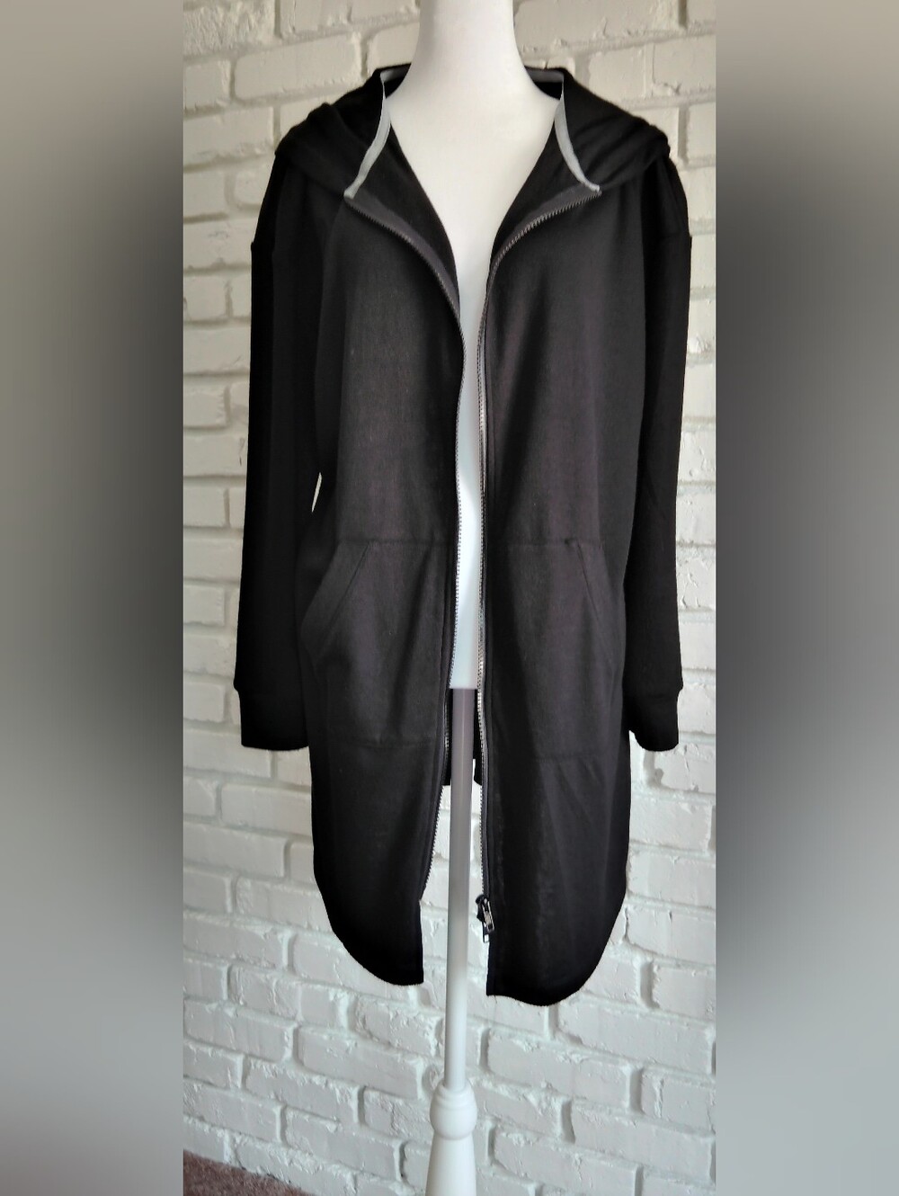 Refinery 29 Women's Black Hooded Zip-Front Jacket sz M